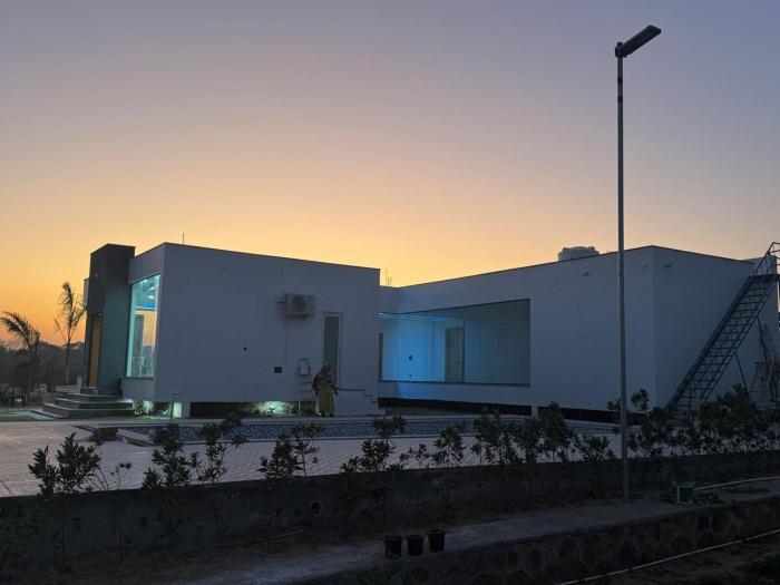 C-69 Dreamland, Luxury 4BHK farm with private swimming pool , 1 acre garden