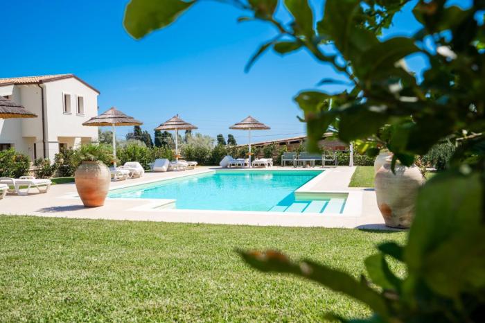 Villa Carmiano Luxury bedrooms in Avola in the province of Syracuse with room with swimming pool