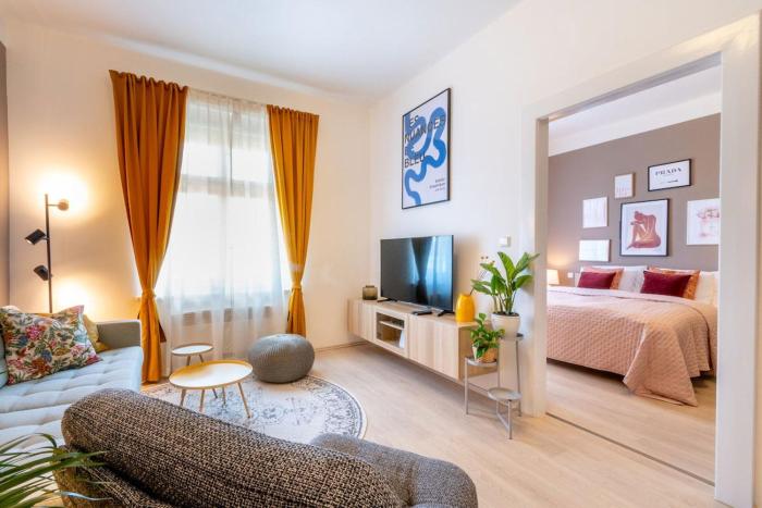 Cozy Apartment near The Old Town Square