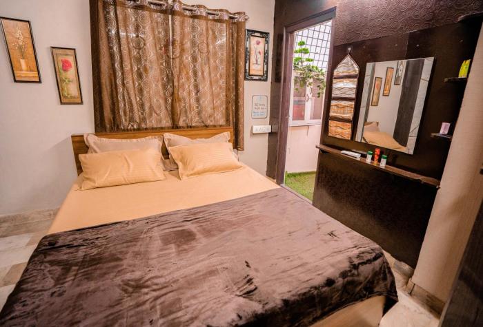 1BHK Apartment Near Nexus Mall Kukatpally, Kitchen, Self Check in, Projector, Fast WiFi, Washing machine