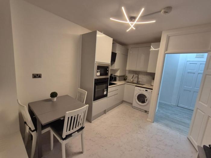 Wimbledon Tennis 2-bedroom house