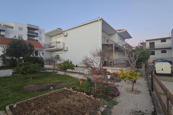 Apartments with parking space Seget Vranjica, Trogir - 24874