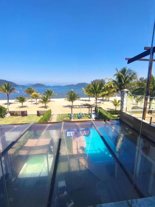 7 suítes de frente a praia em condomínio - Angra dos Reis