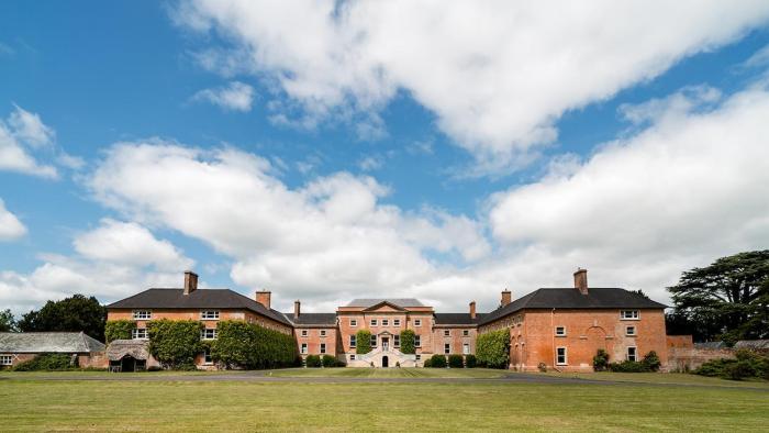 Earnshill House