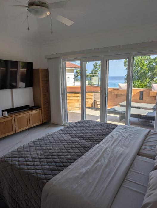 Hispanola Beach 3 Bdr Outdoor Jacuzzi