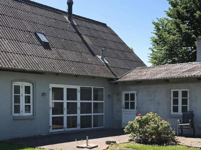 6 person holiday home in Broager