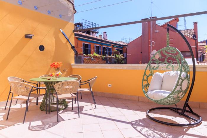 Casa dellAviatore con terrazza sul giardino