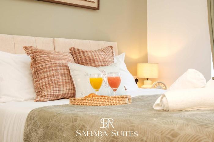 New! Stylish 5BR Home - Contractors Stay - Sleeps 9 - Parking