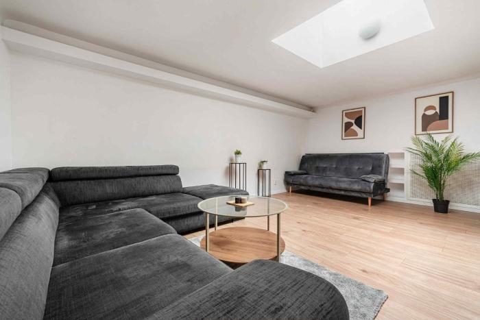 Large apartment in the center of Warsaw by P&M