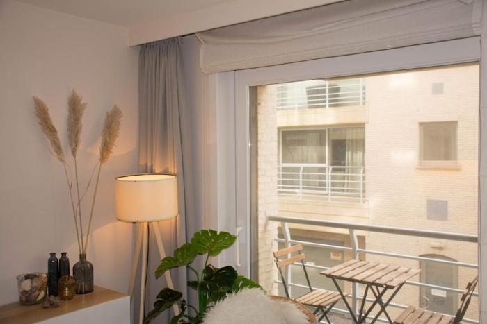 Cozy and spacious flat in a prime location by the sea