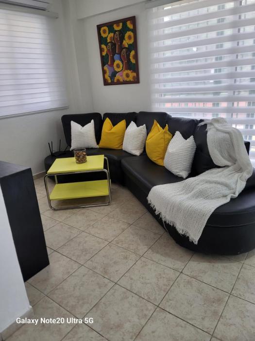 Apartamento dos dormitorios en la zona colonial