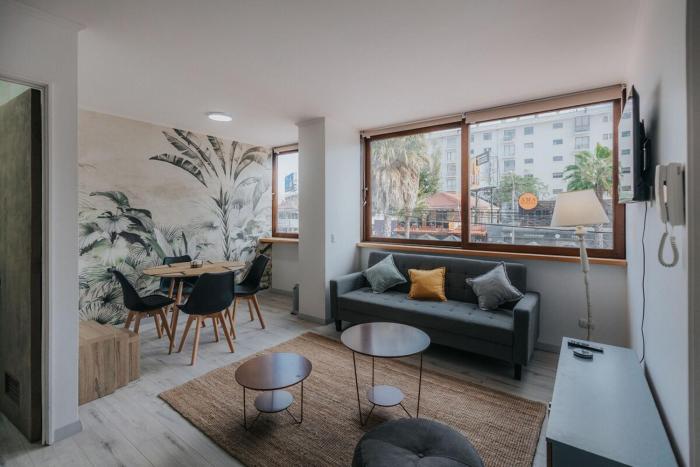 Apartment steps to the beach and casino