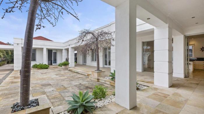 Marble Sands Beachside Studio at Rye