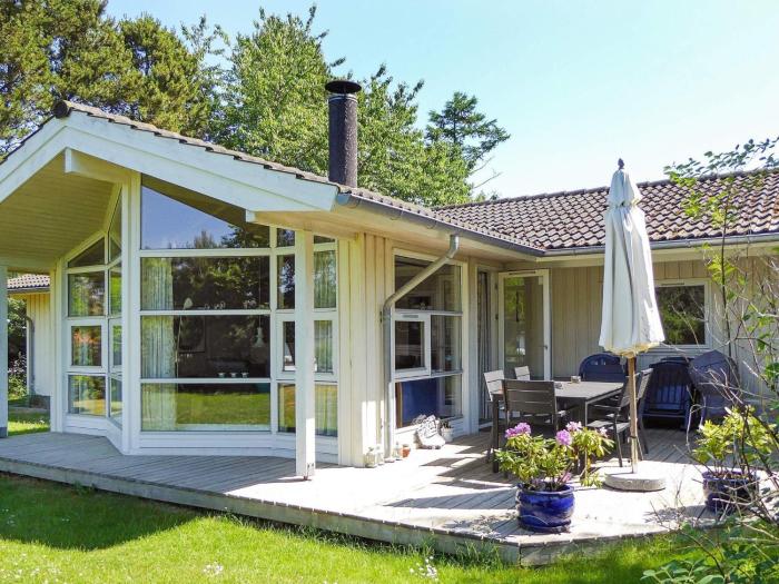 10 person holiday home in Græsted-By Traum