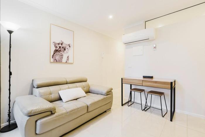 Modern Stay in the Heart of Melbourne