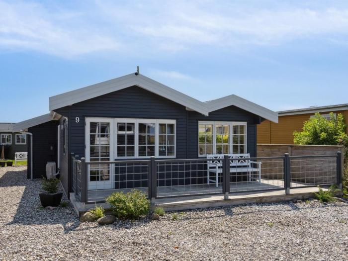 Holiday Home Sazur - 75m from the sea by Interhome