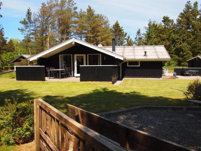 Holiday Home Valpuri - 1-3km to the fjord by Interhome