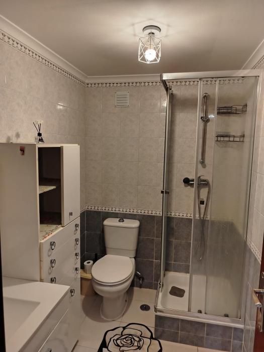 Quarto completo tranquilo e sossegado