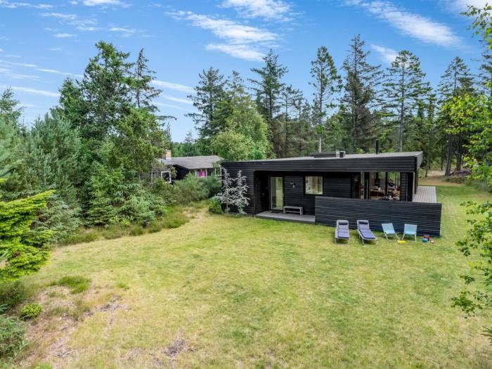 Holiday Home Jonas - from the sea by Interhome