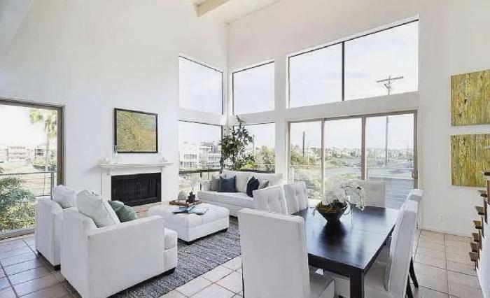 Two Bedroom Townhouse with Canal Views