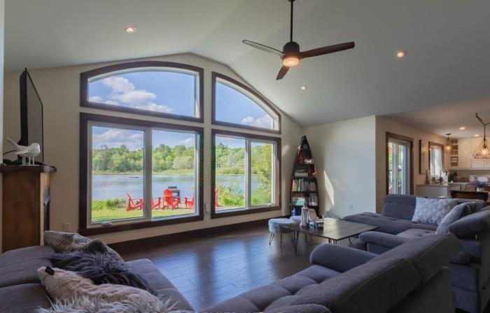 Four Season Waterfront Muskoka Retreat