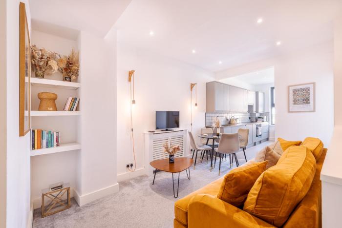 2 bed flat West KensingtonFulham