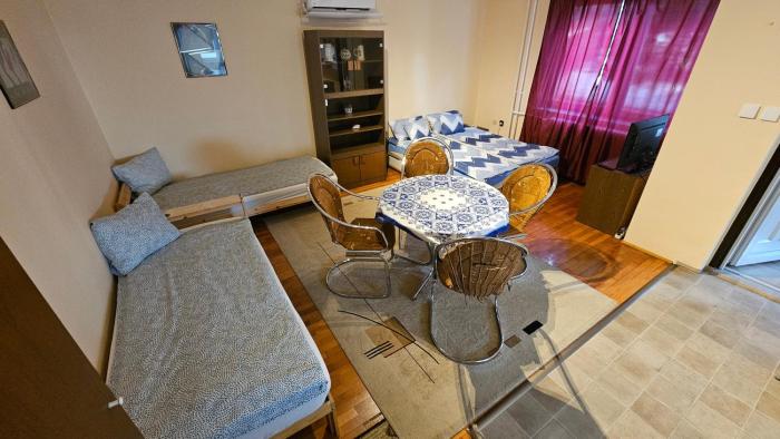 Friendly Apartment in the suburb.