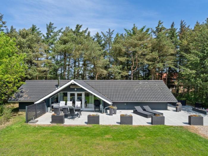 Holiday Home Hjalmara - 900m from the sea by Interhome