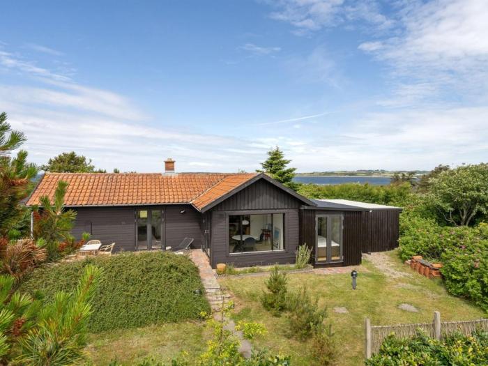 Holiday Home Lok - 90m to the fjord by Interhome