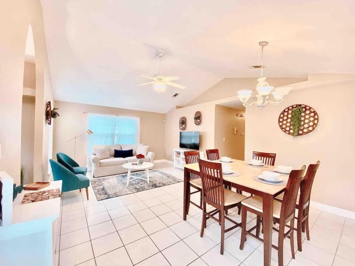 Bright & Spacious Getaway in Lovely NE Tallahassee