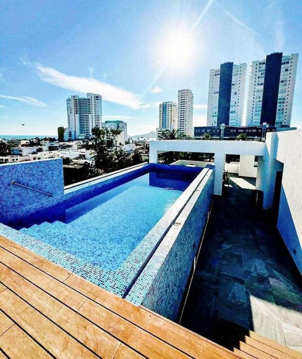 Isla Esmeralda Azul 1 Min Playa y Zona Dorada