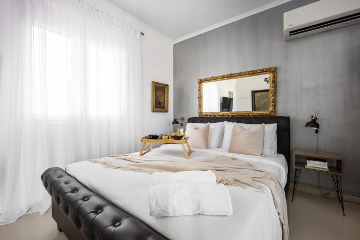 Athens Bright Studio with Acropolis View