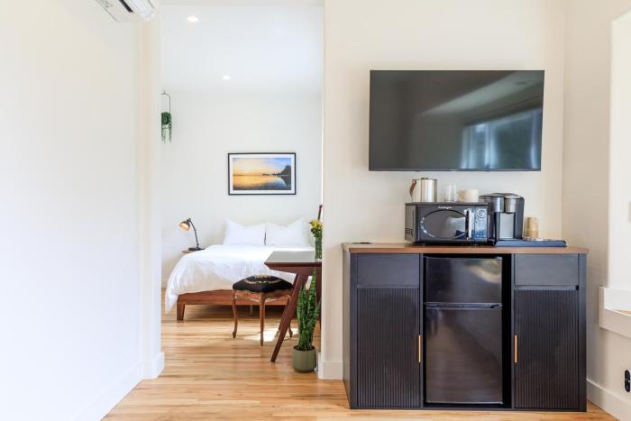 The Historic Schoolhouse Inn