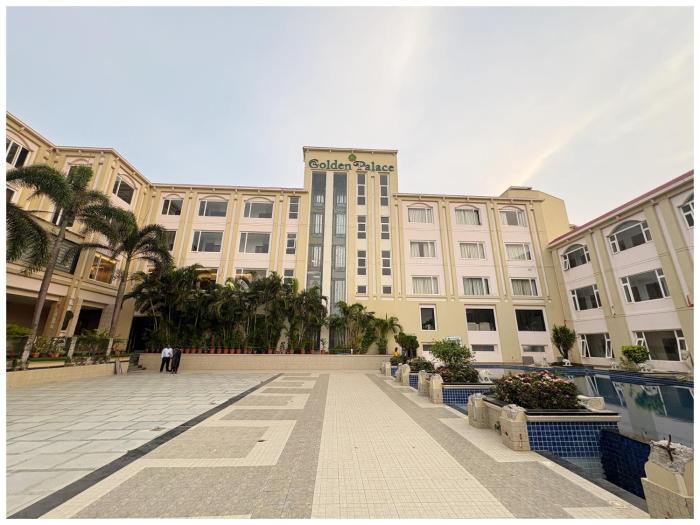 Private Beach Hotel Golden Palace with Swimming Pool in Puri