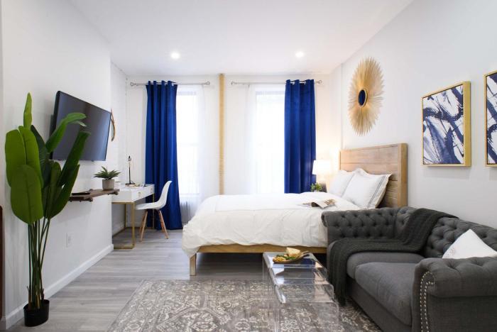 240-12 BRAND NEW Studio Prime location W&D