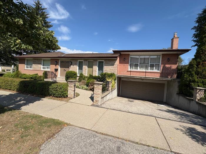 9mins airport 1 min to shopping mall