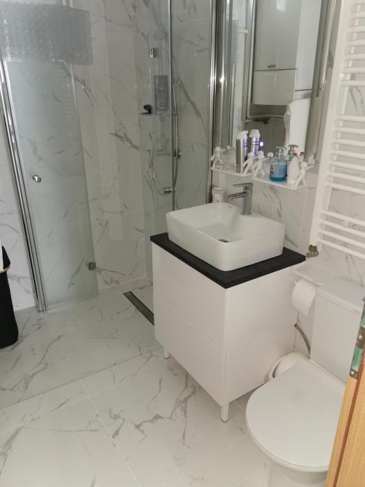 Apt4Rest - urban oasis & FREE PARKING