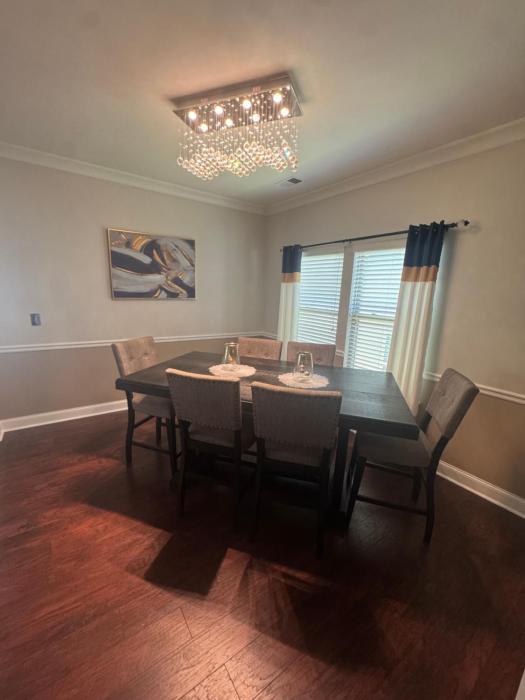 4 Bedrooms Private Backyard Smoke Room Garden Tub