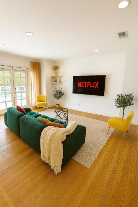 Stylish 3BR Getaway plus Pool