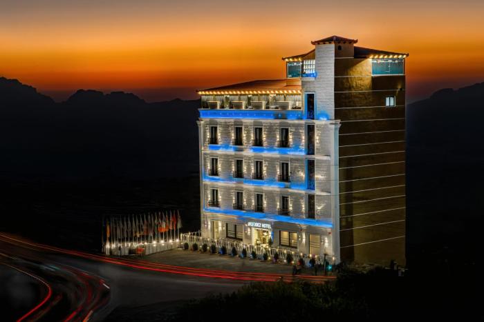 Petra Bermudez Hotel
