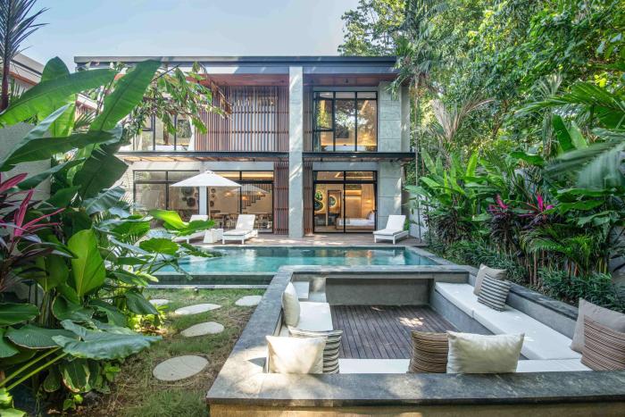 Contemporary 5BR Luxury Villa 400m to the Shore