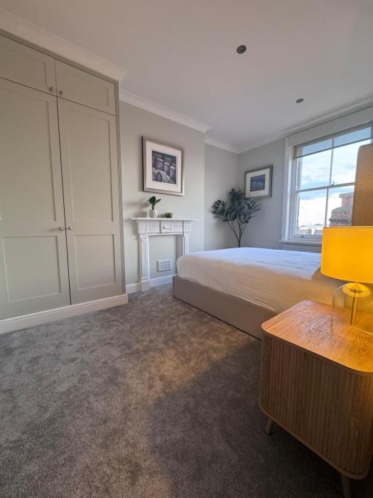 Newly Furnished 1 Bed Flat in Wimbledon Village