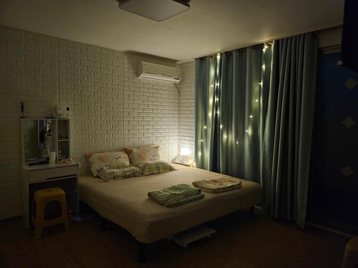 Mercurys home - Foreigners Only