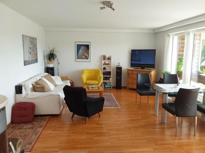 Sehr schöne neu renovierte Ferienwohnung Spechthöhle