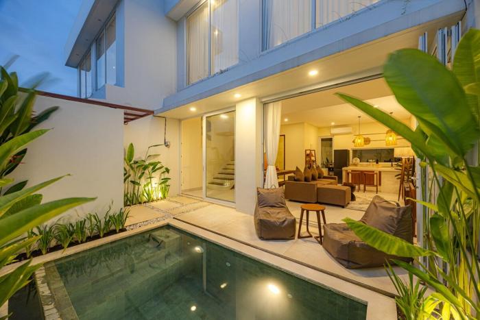 Loft Tres Pererenan, Tropical Living with Private Pool near The Beach