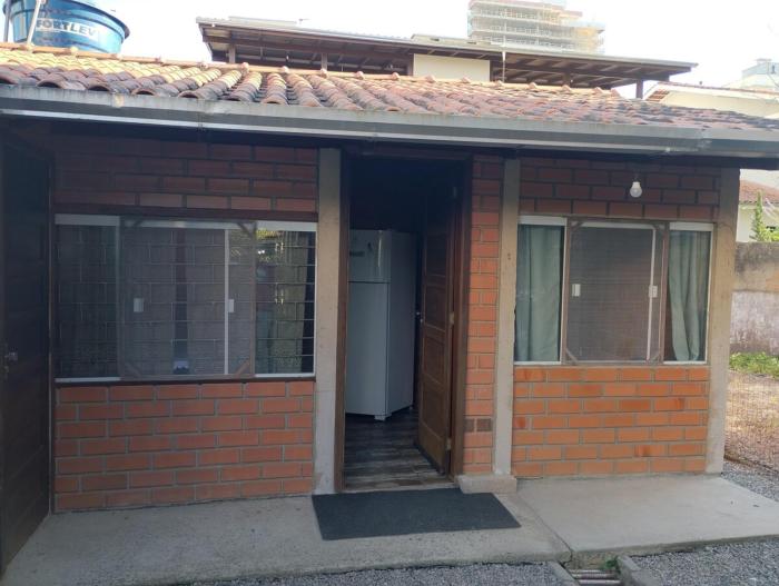 Kitnet 2 quartos Porto Belo, perto da praia