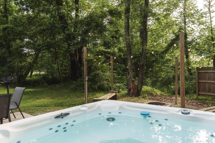 Little Redwood - Hocking Hills, Hot Tub & Games