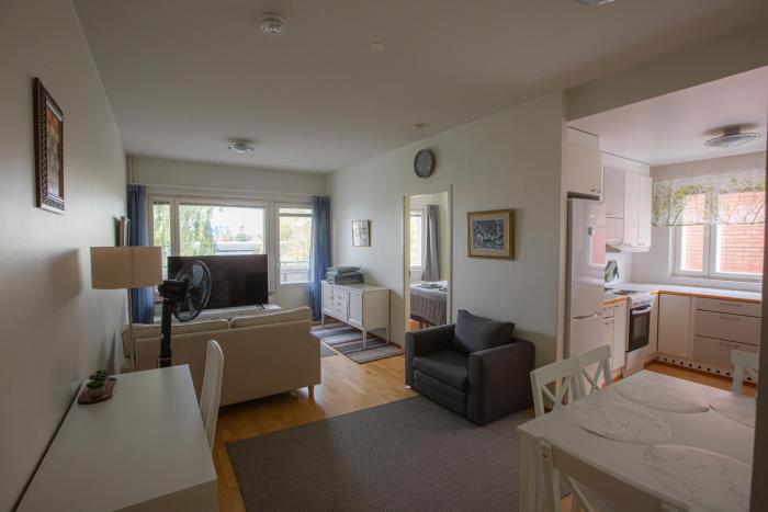 Mid Haven Cozy Apartment with Sauna, Glassed Balcony and Free Parking