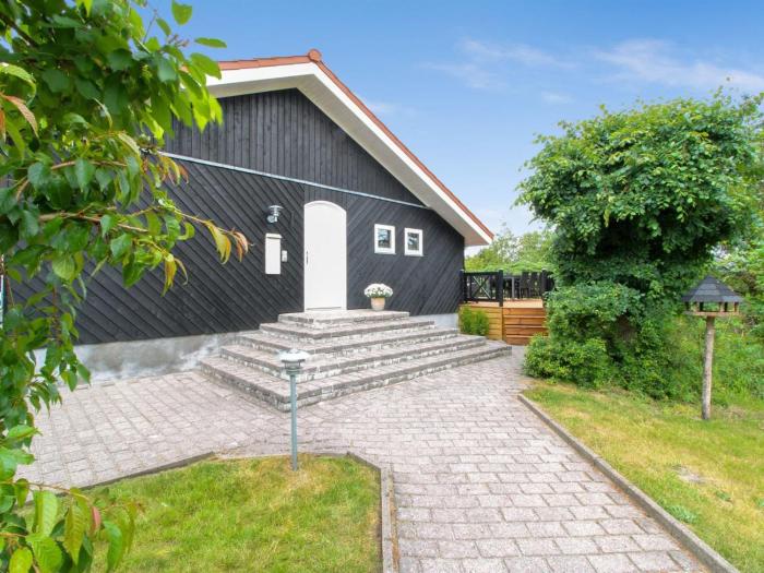 Holiday Home Flora - 150m from the sea by Interhome