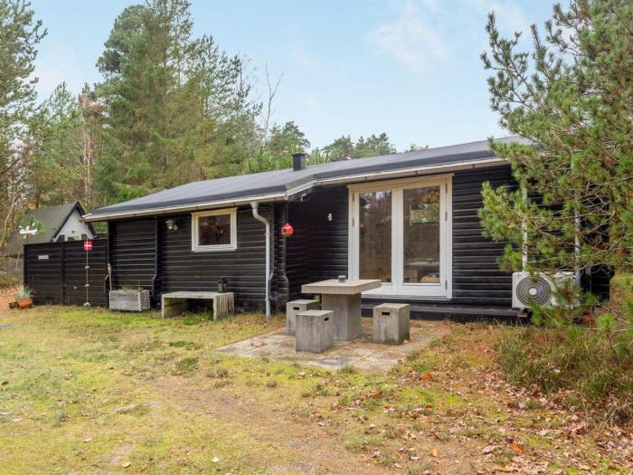 Holiday Home Susannah - from the sea by Interhome